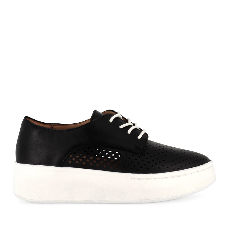 DERBY CITY PUNCH - BLACK LEATHER